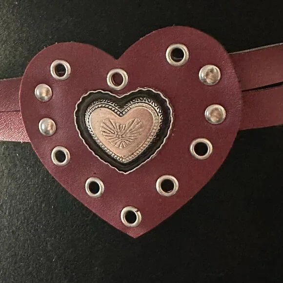 Red leather heart shaped belt - Picture 2 of 3